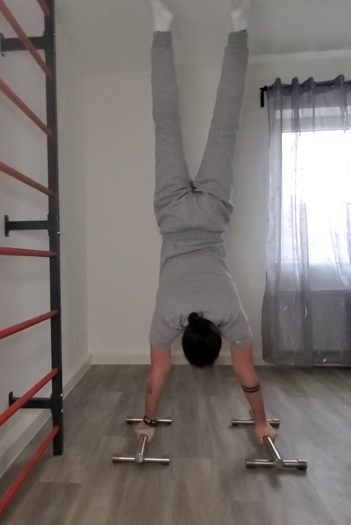 handstand_push_up_2