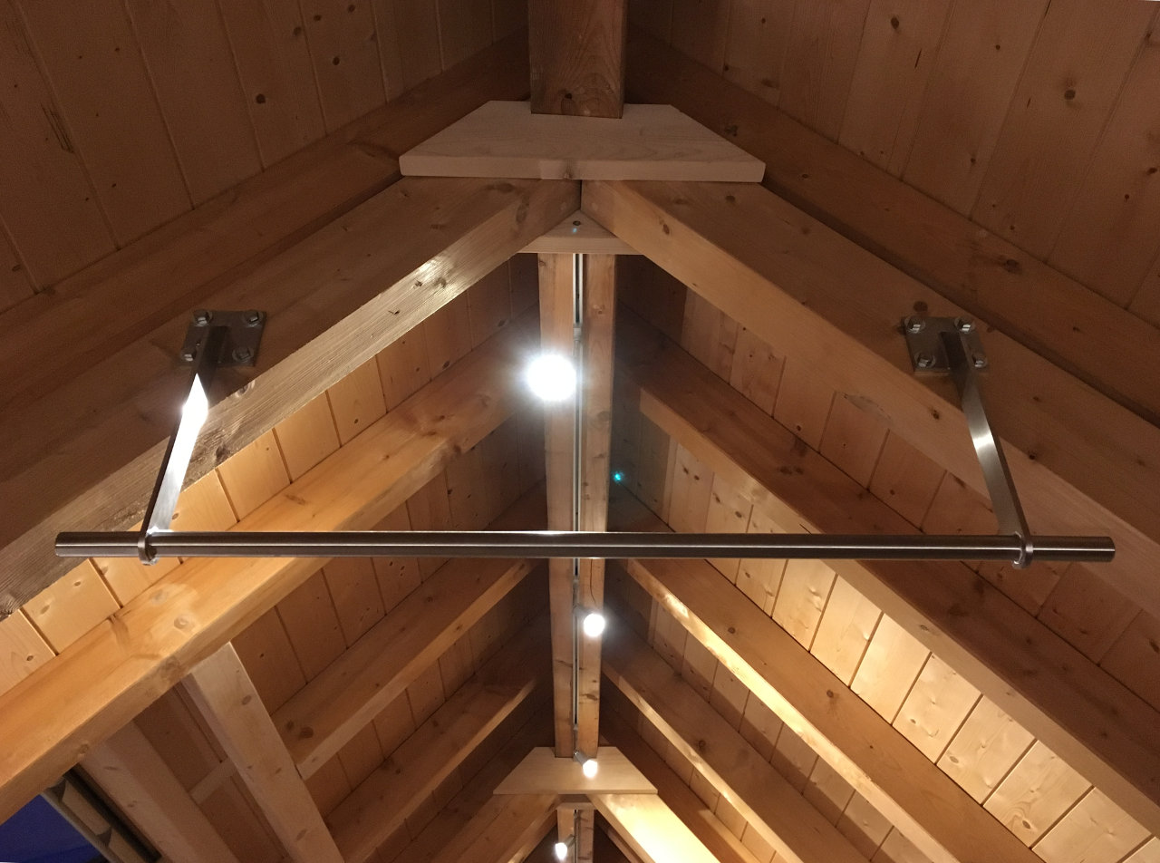 klimmzugstange_b1_balken_dachstuhl
